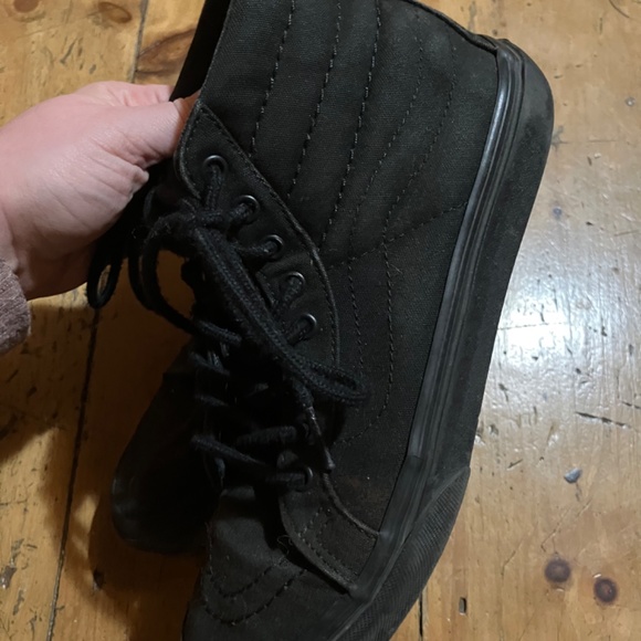 Black Vans - Picture 4 of 4